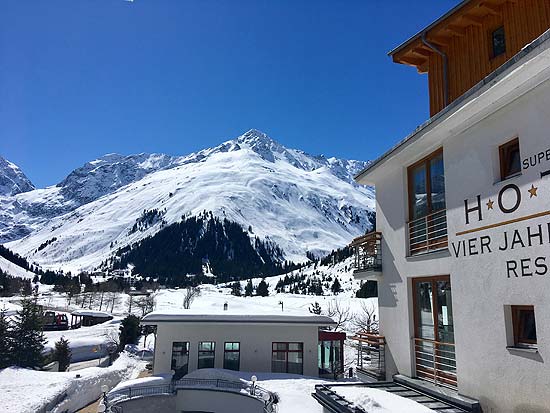 Das Hotel Vier Jahreszeiten bietet eine perfekte Lage und Wellness auf 1.400 Quadratmetern